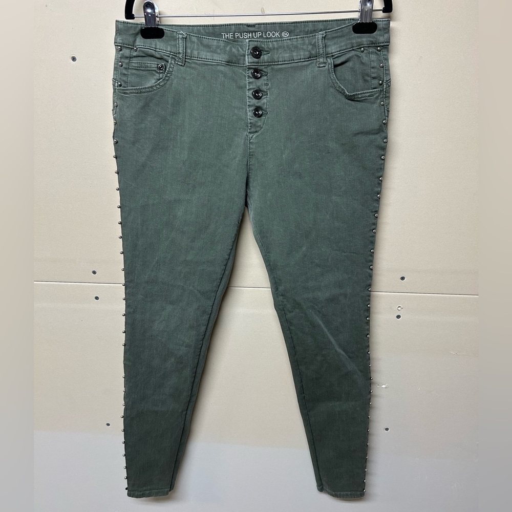 2/$20❤️- PANTS | Womens Yessica pants size medium/large